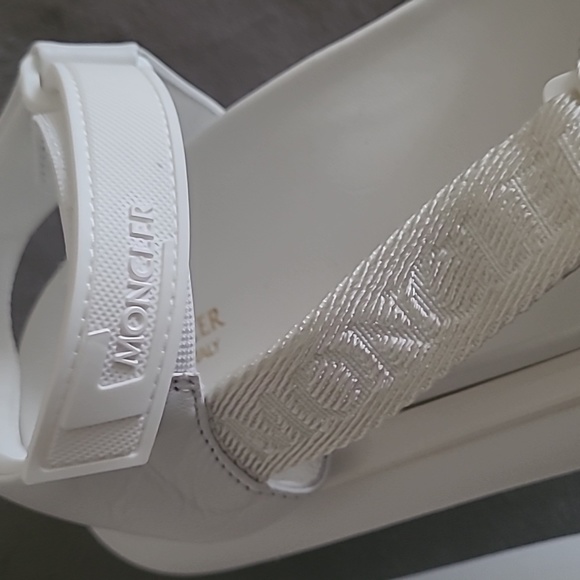 Sandals - Picture 7 of 8